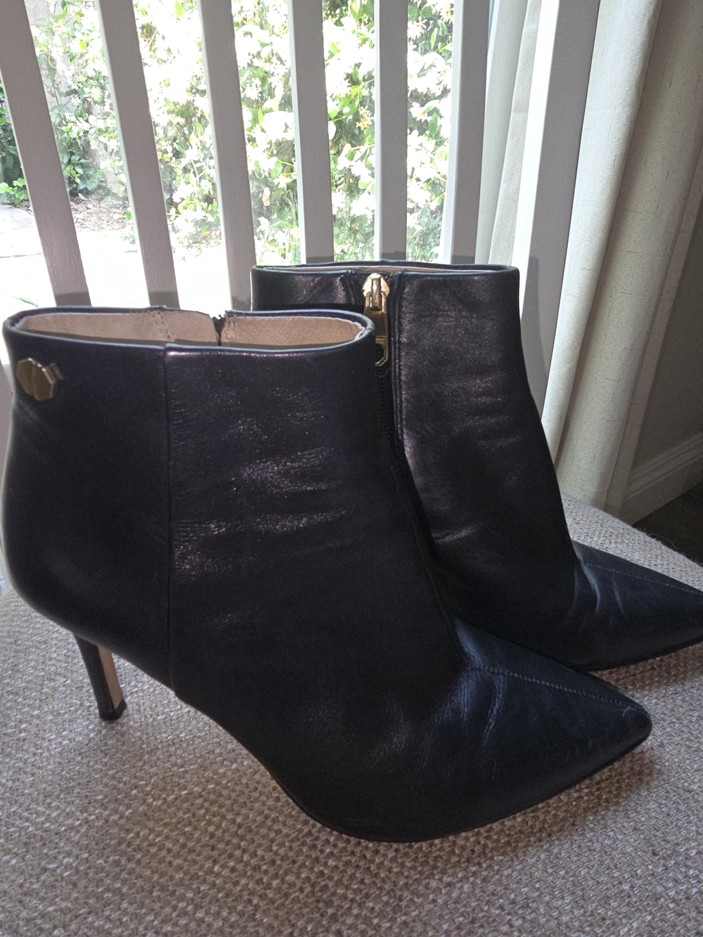Louise et Cie Sonya black leather booties Size 6 / 36.5